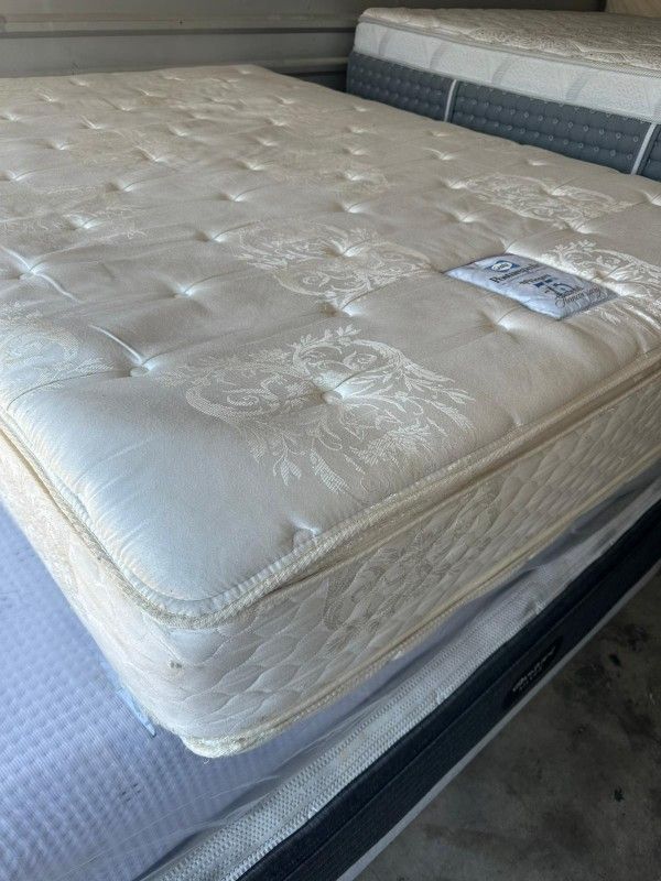 Queen Size Mattress And Box Spring