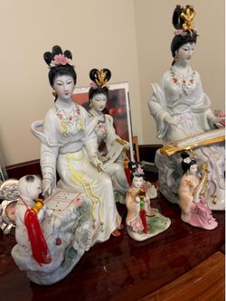 Porcelain figures