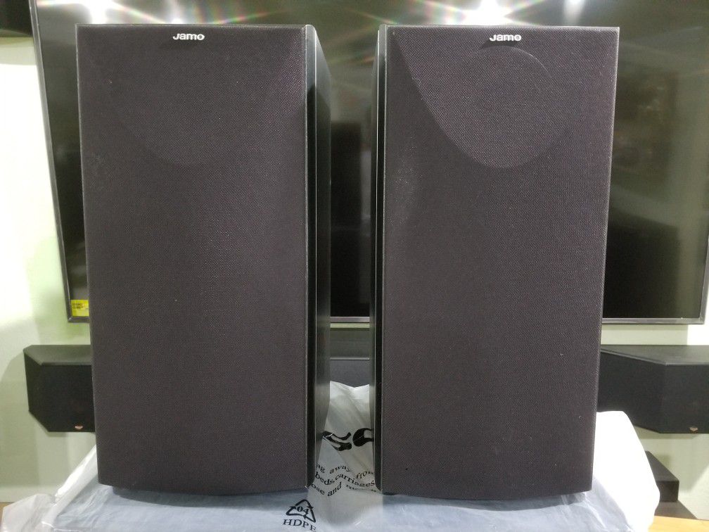 Jamo E630 Bookshelf speakers like New very nice sound