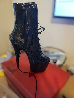 Pole Shoes Size 10 New!!!!