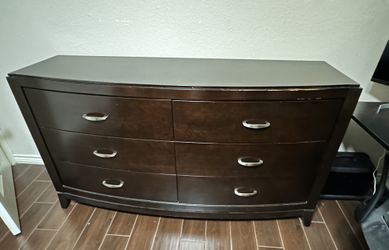 Brown Dresser With Mirror (detached)