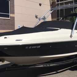 2005 Sea Ray Sundeck 220