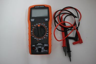 Klein Tools MM325 Digital Multimeter 