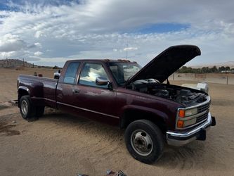 Chevy 3500 gas Dually