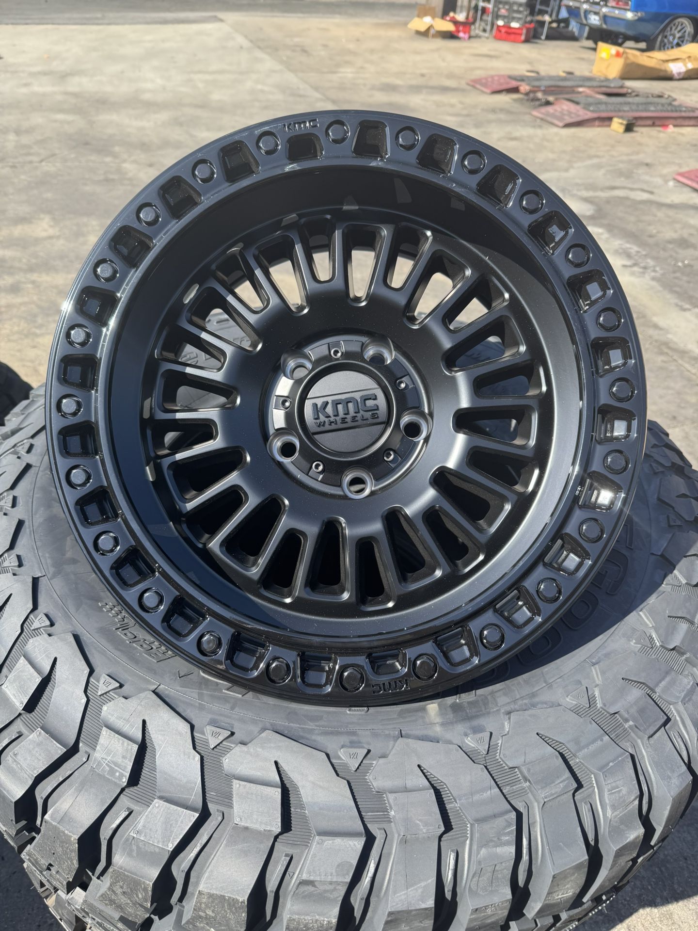 17” KMC AZTEC KM554, 17x8.5, 5x127, +0, Matte Black Gloss Black