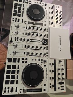 Denon DJ PRIME 4+ (White Edition) + Odyssey Soft Case – Like New / Mint⁠