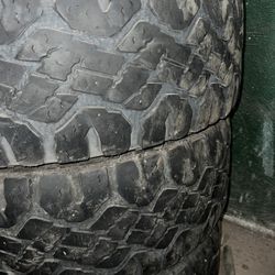 AT Tires 285/70r17