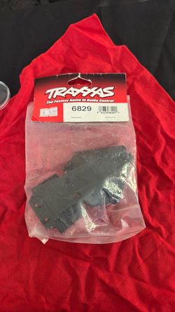Traxxas 6829 Bulkhead, rear