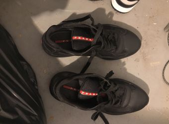 Pradas Size 9