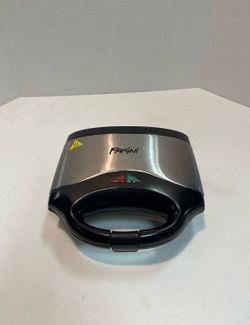 PARINI Belgian Waffle Maker. Non-stick