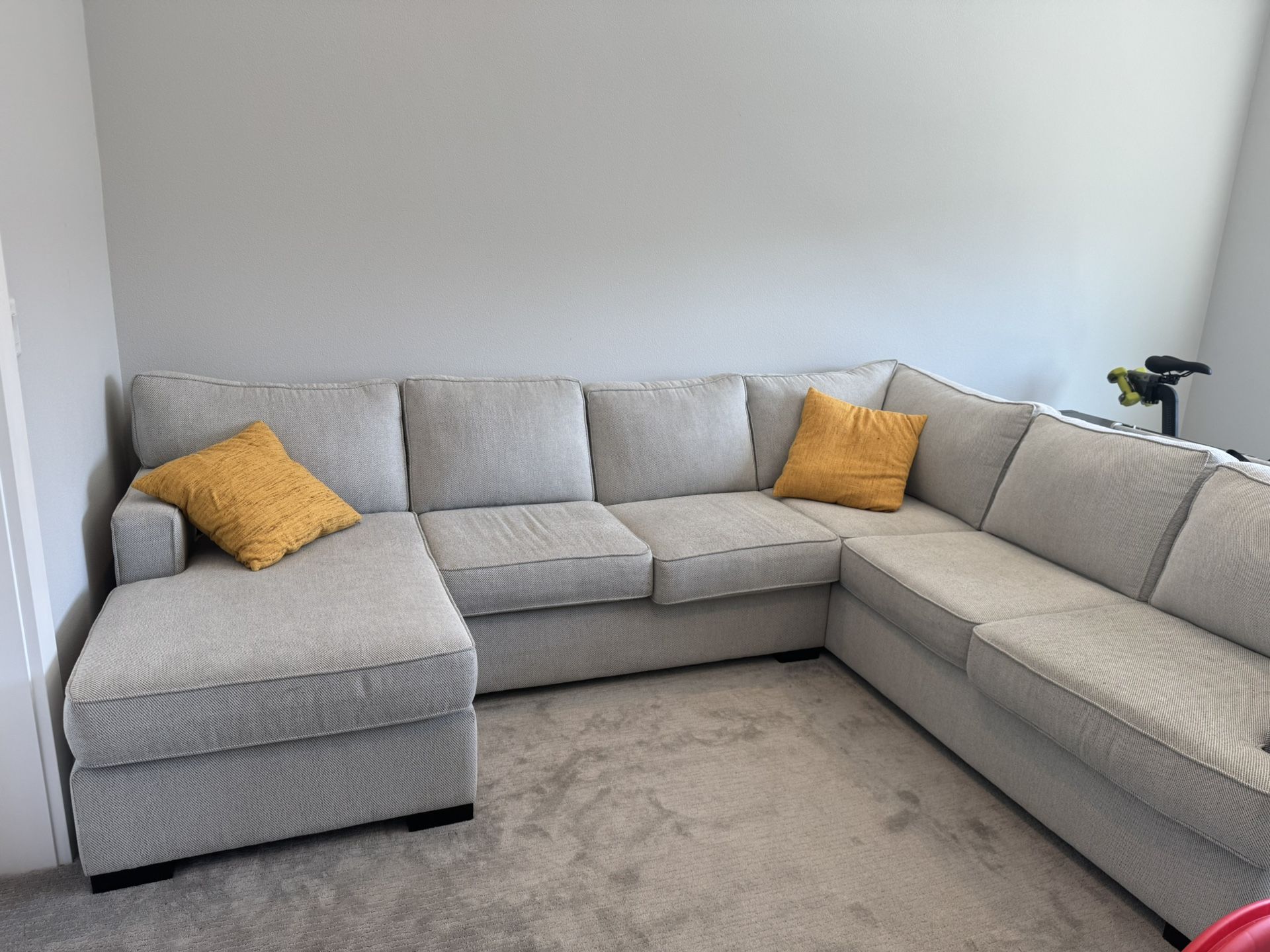 Sectional With Chaise