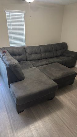 Couch grey