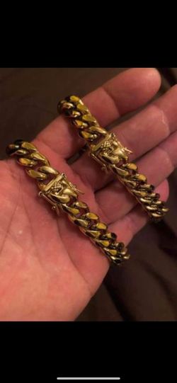 K14 Solid Real Gold (With LV Lock-key Authentic ) for Sale in Oakland, FL -  OfferUp