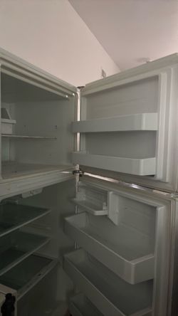 Refrigerator GE