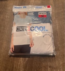New Women’s Short Sleeve Scoop Neck Medium 3 pack