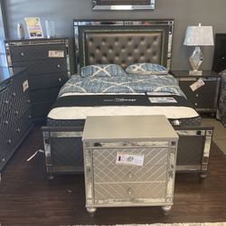 Free Mattress With Refino 5Pc Queen Bedroom Set