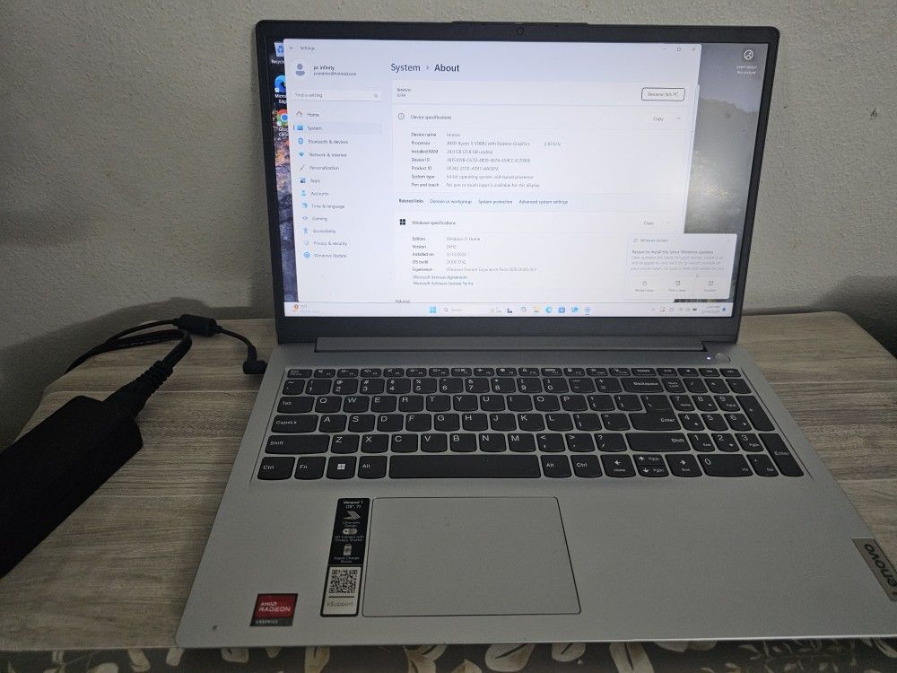 Lenovo Idea Pad 1. 15.6", Ryzen 5 5500, 24gb Ram 500gb Hdd Win 11 Home