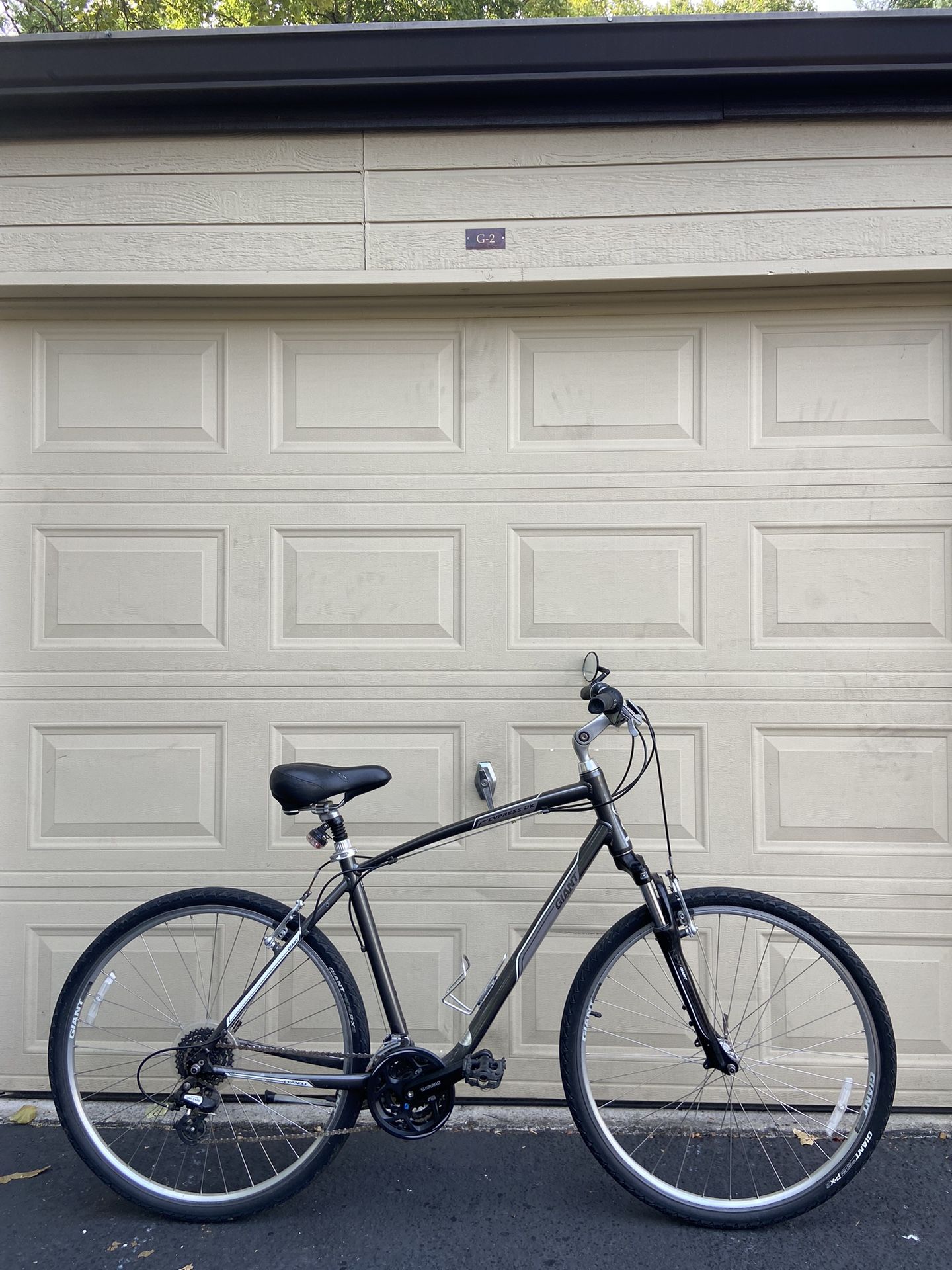 Giant Cypress DX – Hybrid Comfort Bike – Large Frame – 24-Speed – Bicycle 