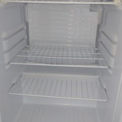 Mini Fridge Danby 4.4