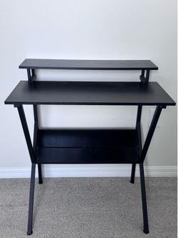 Escritorio negro ideal para laptop | Desk black grate for laptops