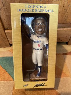 MANNY MOTA BOBBLEHEAD 
