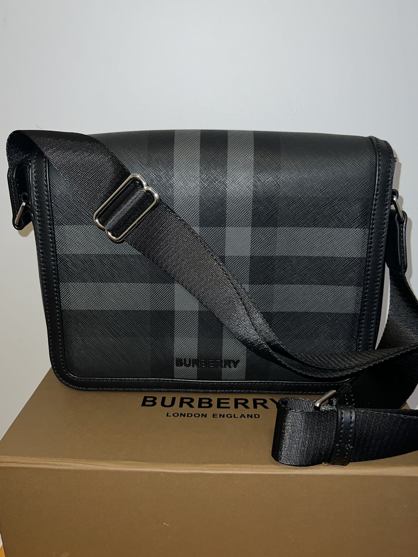 Burberry Men’s Messenger Bag Brand 