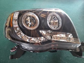 Toyota tacoma Right side Headlight