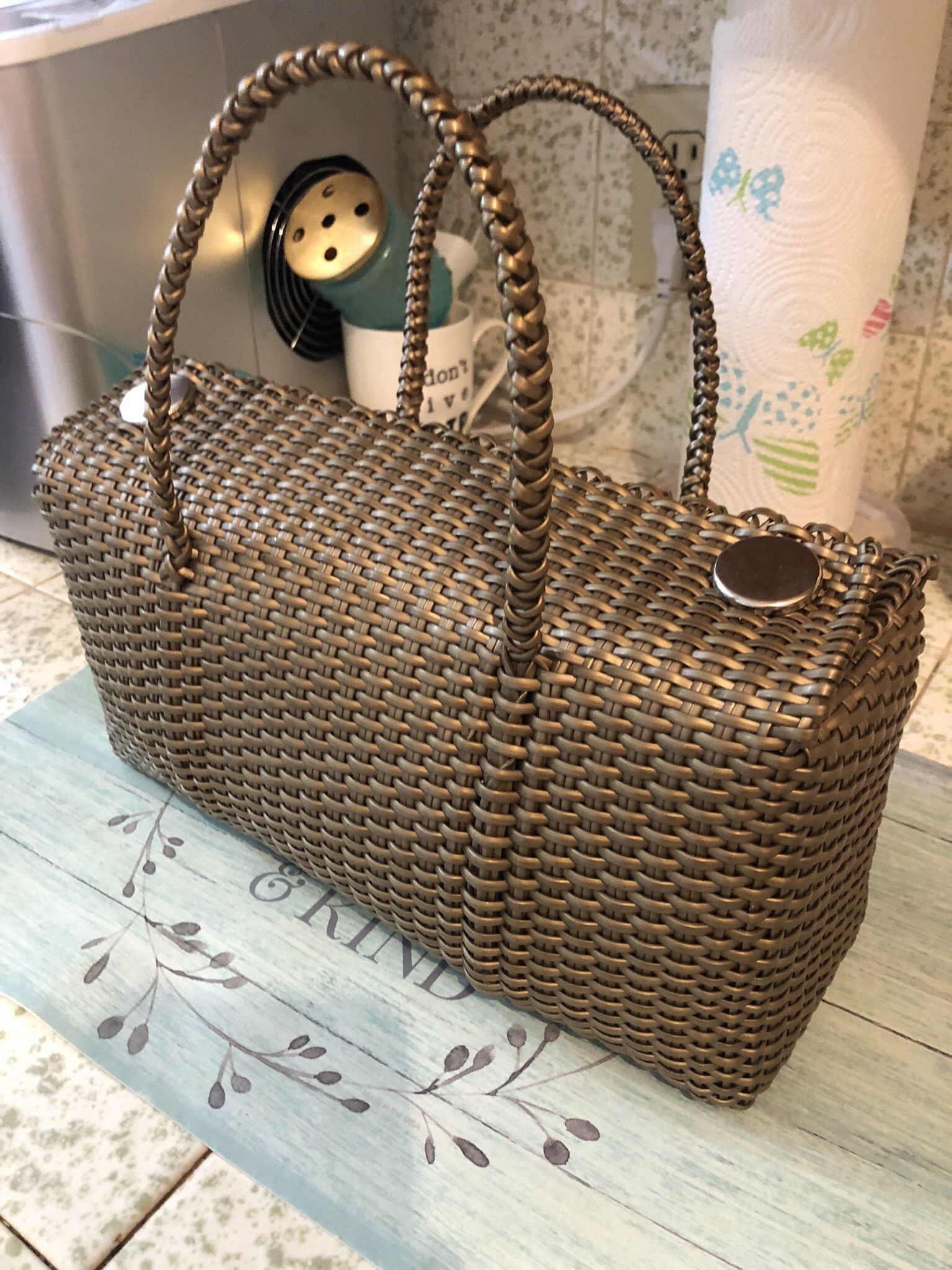 Wine Basket Holder