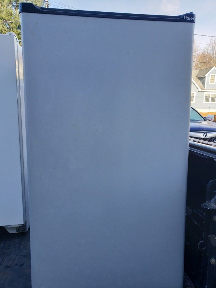 Haier mini fridge