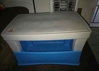 Kids toy storage /table