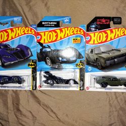 HOT WHEELS BATMOBILE SET OF 3 