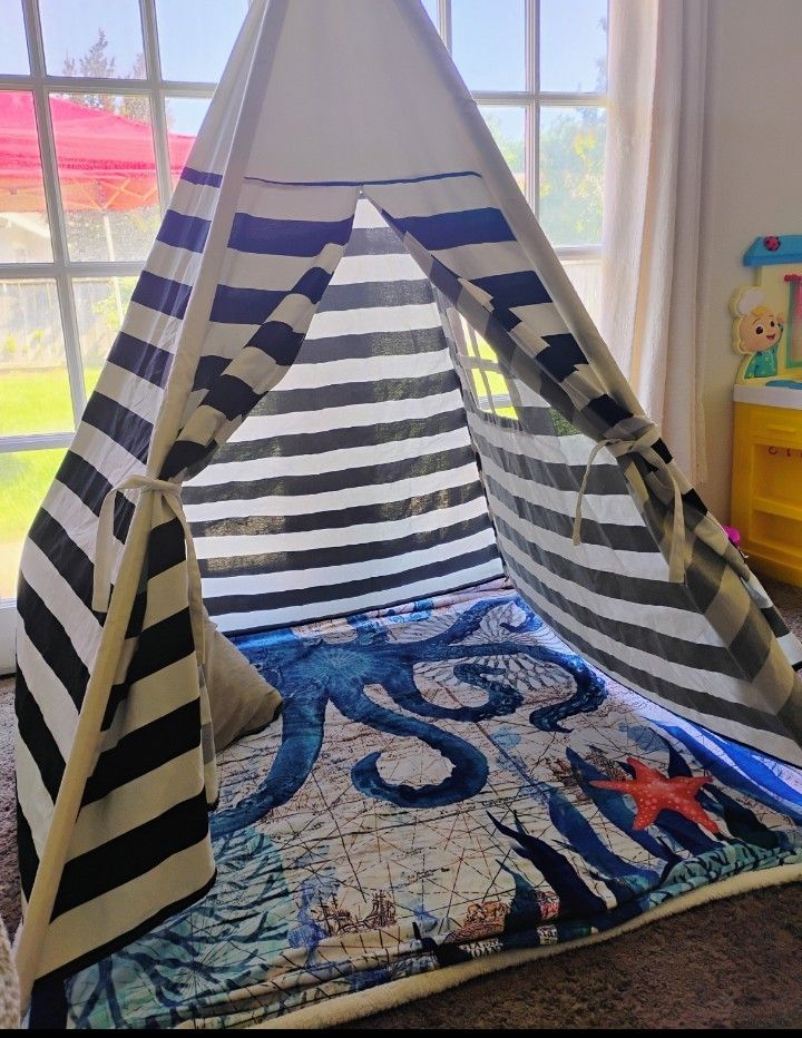 Kids Teepee/ Play Tent