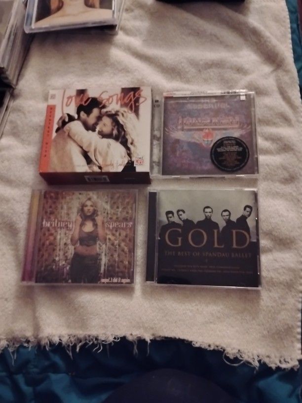 4 CDs