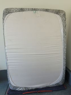 Queen Matress w/Base