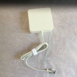 Replacement AC Adapter For MacBook 85W,  20Volt, 4.25A, 5 Pin, Works. South Gate Pick Up