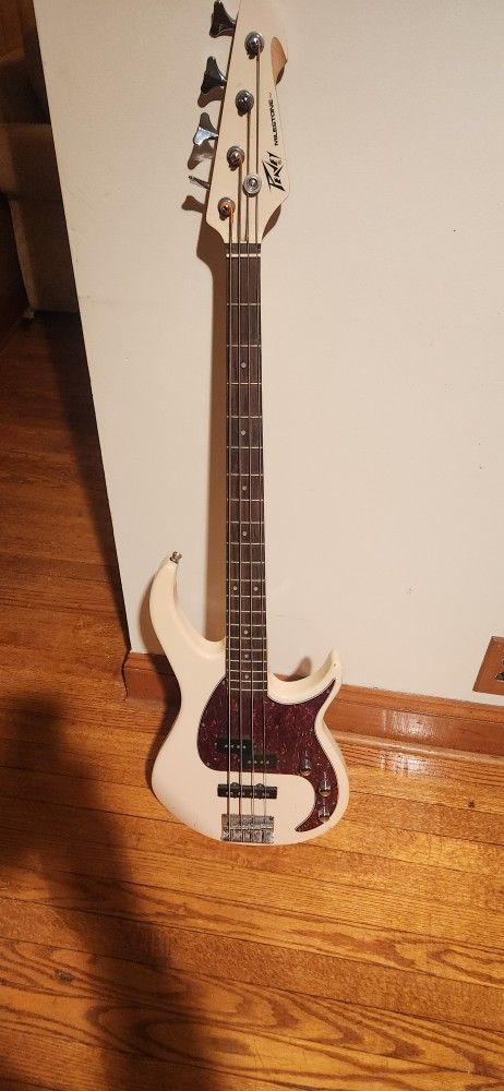 Peavey Milestone Bass Guitar