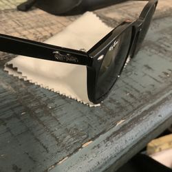 Ray Ban 4258. Specifications In The Pictures 