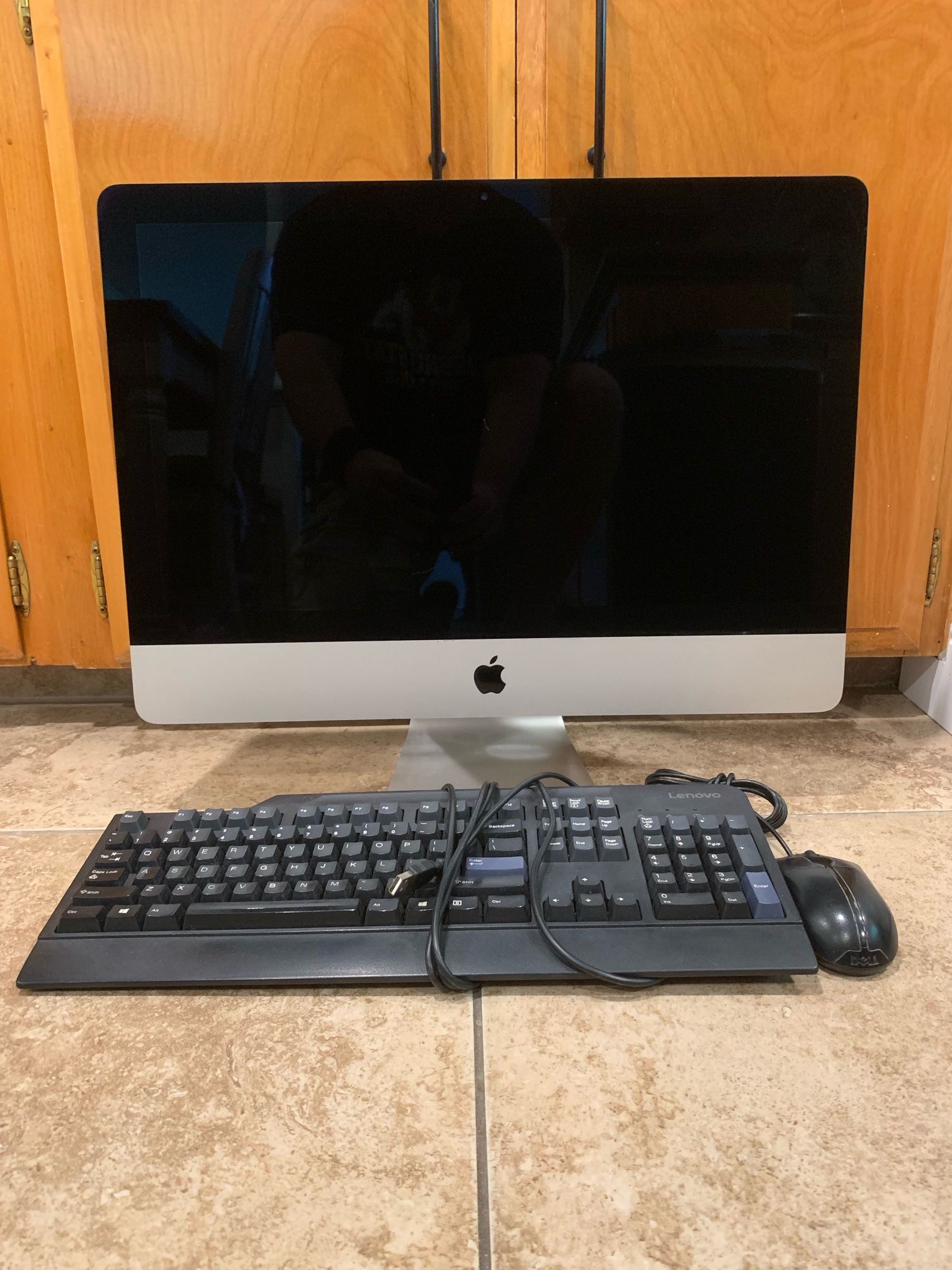 2017 iMac Quad Core i5 with 4K Display, 8GB Ram, 1TB, and Ventura OS