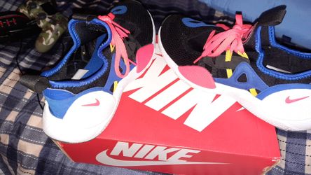 Boys size 6.5y huarache