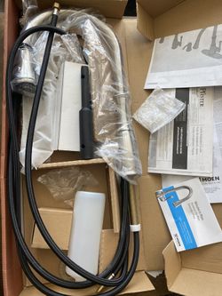 Pull-down kitchen faucet