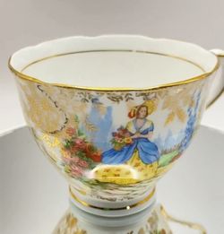 VTG Victorian Lady and Gold Chintz COLCLOUGH Cup Fine Bone China Made in England 1940’s 