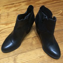 Steven by Steve Madden women’s Leather  ankle high heels boots black .7
