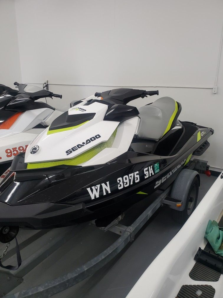 Seadoo GTI SE Jet Ski's 