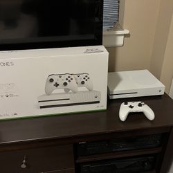 Lightly Used Xbox One S With Controller And Original Packaging
