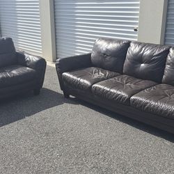 Leather sofa & Leather loveseat set (DELIVER OPTION)