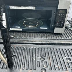 Microwave Samsung Under Counter Like New