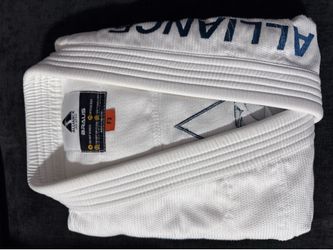 Like new white Braus alliance Gi - Womens