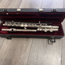 flute with hard case.
