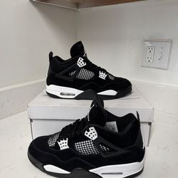 Jordan 4 white thunder