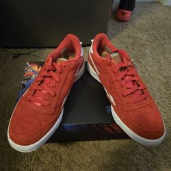 Knuckles Reeboks